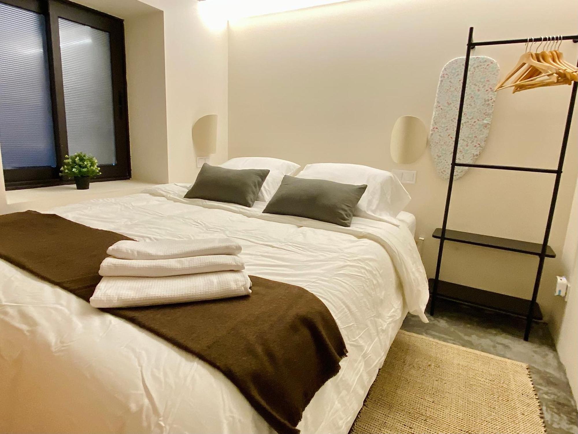 Boutique Apartments & Studios Bcn Барселона Екстер'єр фото